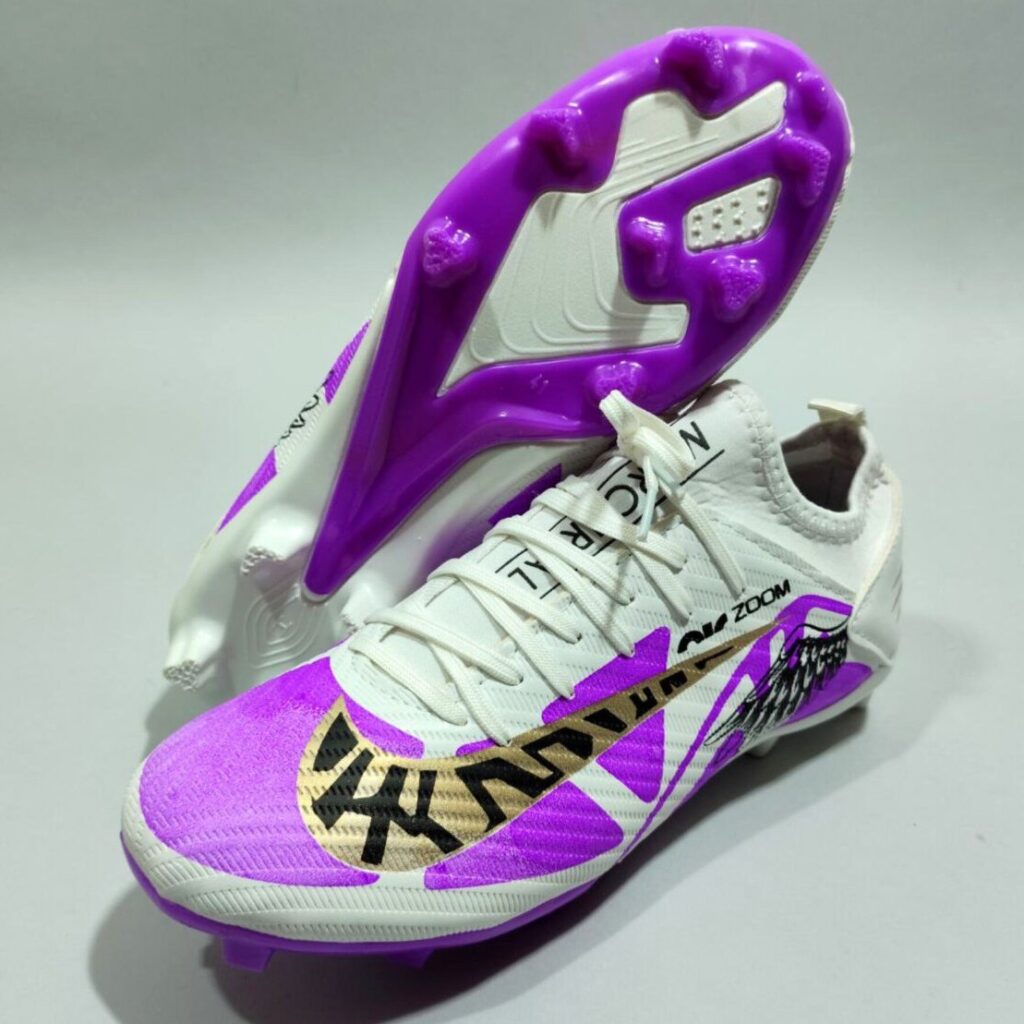 کفش فوتبال نایکی عقابی بنفش