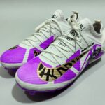 کفش فوتبال نایکی عقابی بنفش